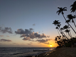 Naklejka na ściany i meble Golden Sunset at Diamond Head Beach on Oahu, Hawaii