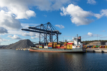 Ships in Swedish ports in summer