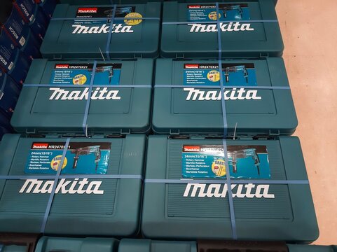maleta ferramentas makita - Exhibition of professional tools for work, repair and construction