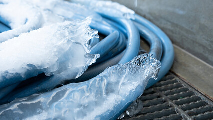 凍り付いたホース