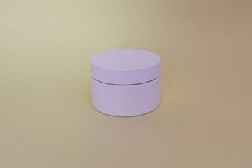 Bote de plástico para crema facial. 