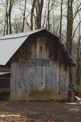 Fototapeta na wymiar Old Barn