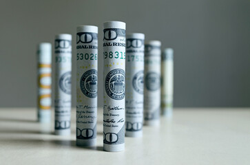 Dólares americanos, economía global, recesión e inflación