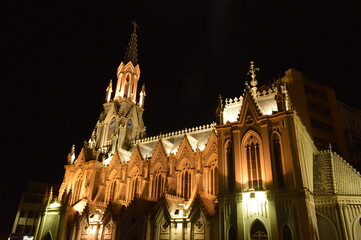 Iglesia ermita Cali, arquitectura nocturna