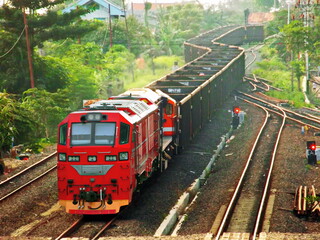 Naklejka premium Snaking train on the letter S track