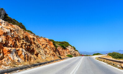 Europastraße 75 in Nordostkreta zwischen Sitia und Agios Nikolaos (Griechenland)
