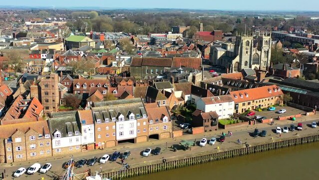 Aerial view of Kings Lynn river frontage, from Kings Lynn Minster to Purfleet Quay. River Great Ouse, Kings Lynn, Norfolk, UK.