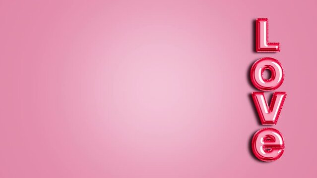 Fondo rosa con letra love de globo de aluminio. (Derecho)