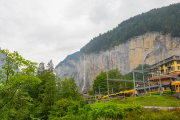 Photo sur Plexiglas Viaduc de Landwasser View of Lauterbrunnen Valley from the Wengernalp Railway