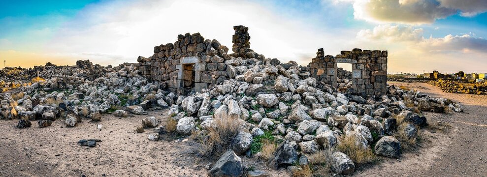 قلعة وحصون وآثار مدينة ام الجمال - الاردن
Castle, forts and monuments of Umm al- Jimal city- Jordan