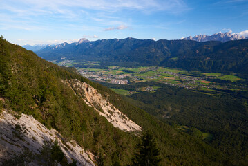 Fototapeta na wymiar Blick vom Dobratsch in Kärnten in Österreich