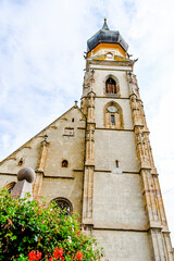 St. Pauls, Kirche, Pfarrkirche, Dorf, Kirchturm, Paulser Platz, Piazza, Weinstrasse, Weinberge, Weinhandel, Weinbauer, Wanderweg, Herbst, Südtirol, Italien