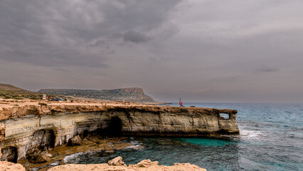 Morskie jaskinie, Cypr - obrazy, fototapety, plakaty
