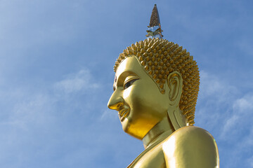 golden buddha statue