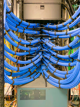 Copper cable infrastructure mounted in IT equipment rack