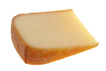 Fromage de brebis basque en gros plan sur fond blanc