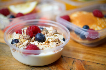 muesli with yogurt and berries