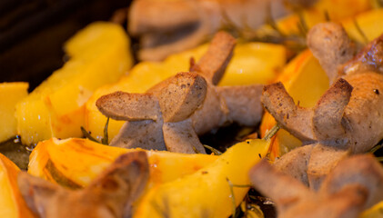 Bratwurst aufgeschnitten