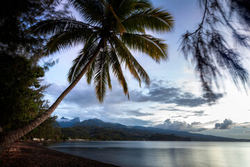 Matavai Bay at Pointe Venus, Tahiti, at sunset © Thomas