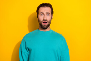 Photo of young impressed scared worried guy student open mouth looking you bad news unexpected high...