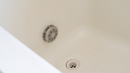 お風呂の循環金具(アダプター)と排水口