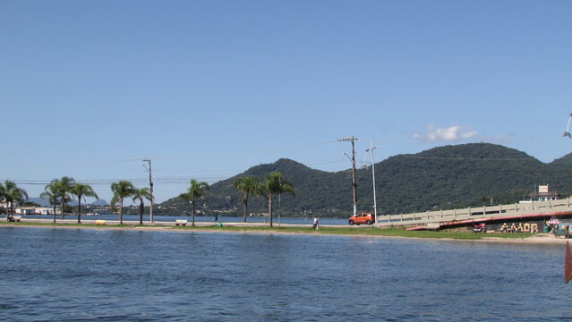 Lagoa e montanhas em florianopolis