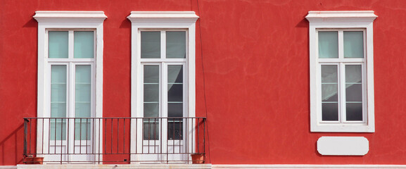 Spain. Canary Islands. Gran Canaria island. Las Palmas de Gran Canaria. Detail of facade with three windows