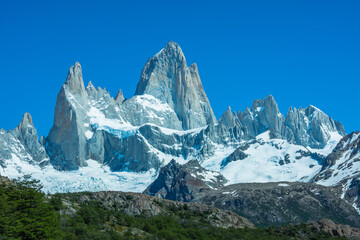 Obraz premium View of the beautiful Fitz Roy Mountain - El Chaltén, Argentina