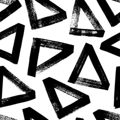 Brush drawn bold triangles seamless pattern. Abstract hand drawn geometric texture. Irregular triangular grid. Grunge ornament with black vector thick triangles. Modern stylish texture. 