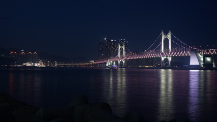 Obraz premium 부산 여름 광안리 해수욕장