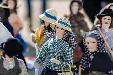 Fototapeta na wymiar Typical handcrafted dolls of Portuguese figures