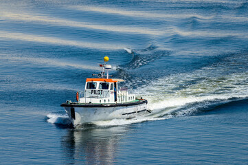 Pilot boat travelling at speed © TSP
