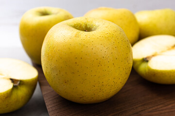 Naklejka na ściany i meble A variety of apple Shinano Gold Golden Apple