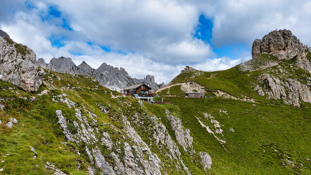 Auf dem Hirzelweg in den Dolomiten zur Rotwand