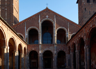 Fototapeta na wymiar Sant'Ambrogio, Milano