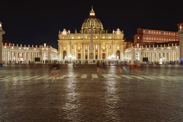 Obraz na płótnie Canvas Saint Peter's Basilica Vatican City in night