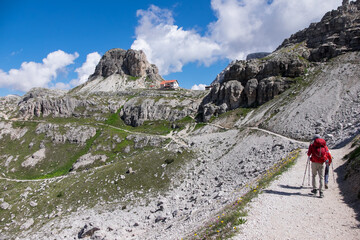 Naklejka premium Paisaje y senderismo en las Dolomitas de Auronzo en el norte de Italia