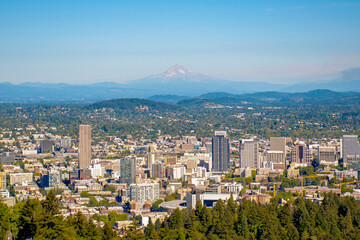 Obraz premium Aerial of Portland City Skyline With Mt. Hood in Background