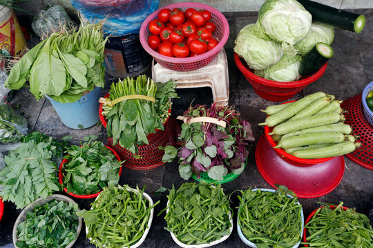 Vegetables and fresh herbs, Vietnamese local food market, Hanoi, Vietnam, Indochina, Southeast Asia, Asia