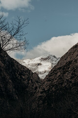 Nieve en las montañas de Asturias. Ruta del Alba. Bonito paisaje