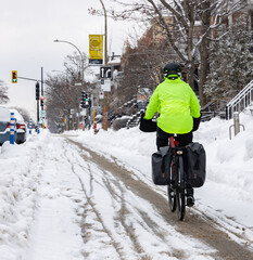 Visibilité d'une cycliste l'hiver