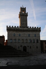 Obraz premium Sunset at Town Hall at Piazza Grande in Montepulciano, Tuscany Italy