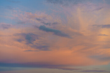 Fototapeta na wymiar Beautiful sky landscape with pink clouds