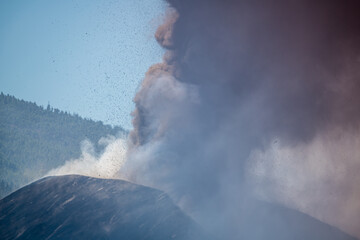 eruption of the volcano on the island of La Palma