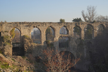 Fototapeta na wymiar Aqueduct Izmir Turkey
