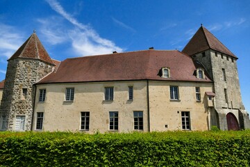 Fototapeta na wymiar La façade extérieure du château d’Epoisses
