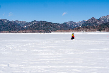 冬の糠平湖とタウシュベツ川橋梁（北海道河東郡上士幌町）