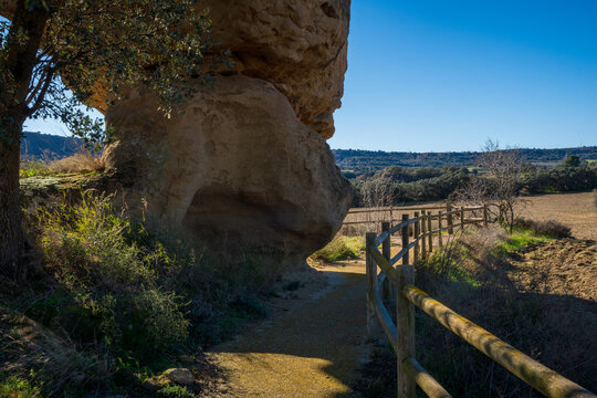 The Hermitage of Santa &Aacute;gueda is considered one of the most important Romanesque hermitages in the Somontano region.

Away from the town of Berbegal, in a sparsely populated area with an agricultural 