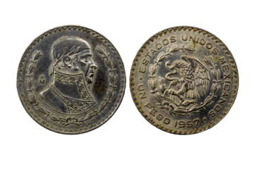 Reverso y anverso de la Moneda de un peso de 1957, con la imagen de Morelos y el escudo del águila devorando una serpiente Estados Unidos Mexicanos