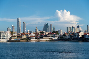 Fototapeta na wymiar view panoramic of the old town of Panama with city skyline to the back